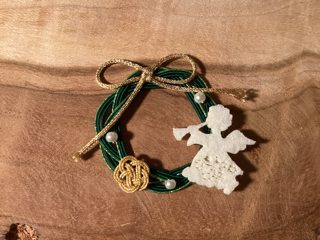 Weihnachtsornament voller Bedeutung mit Mizuhiki