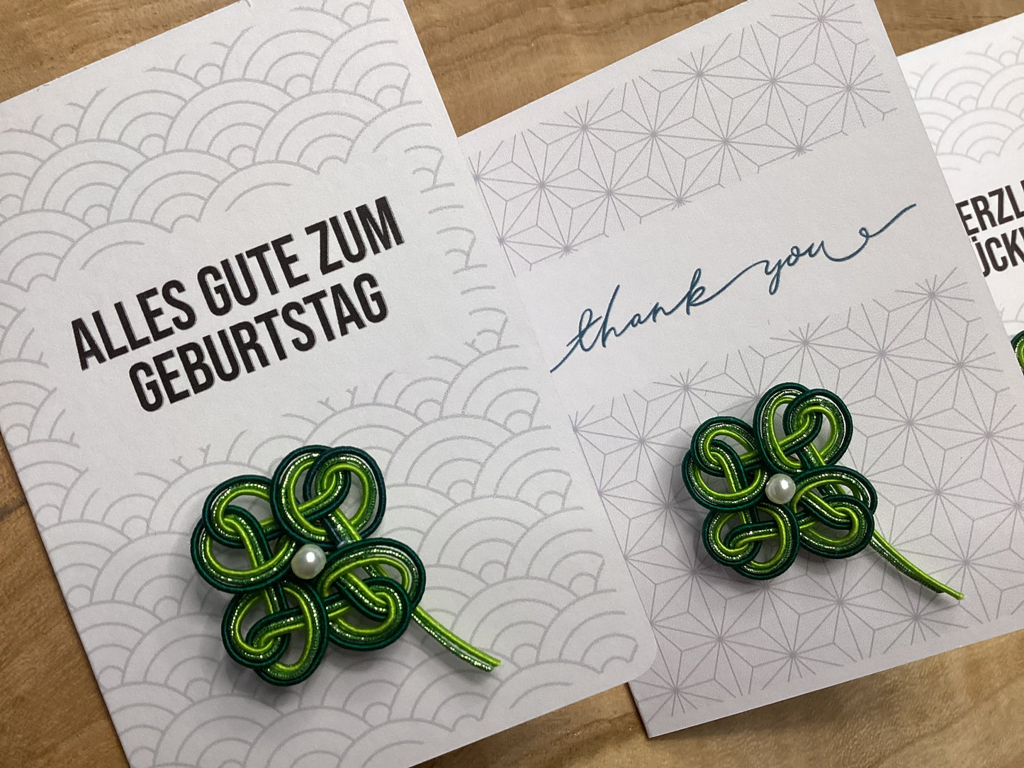 Vier-Kleeblatt Motiv aus Mizuhiki – A6 Grußkarte mit Magnet