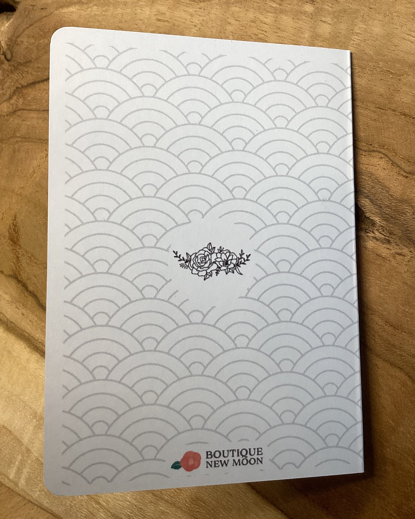 Rote Kamelie aus Mizuhiki – A6 Grußkarte mit Magnet