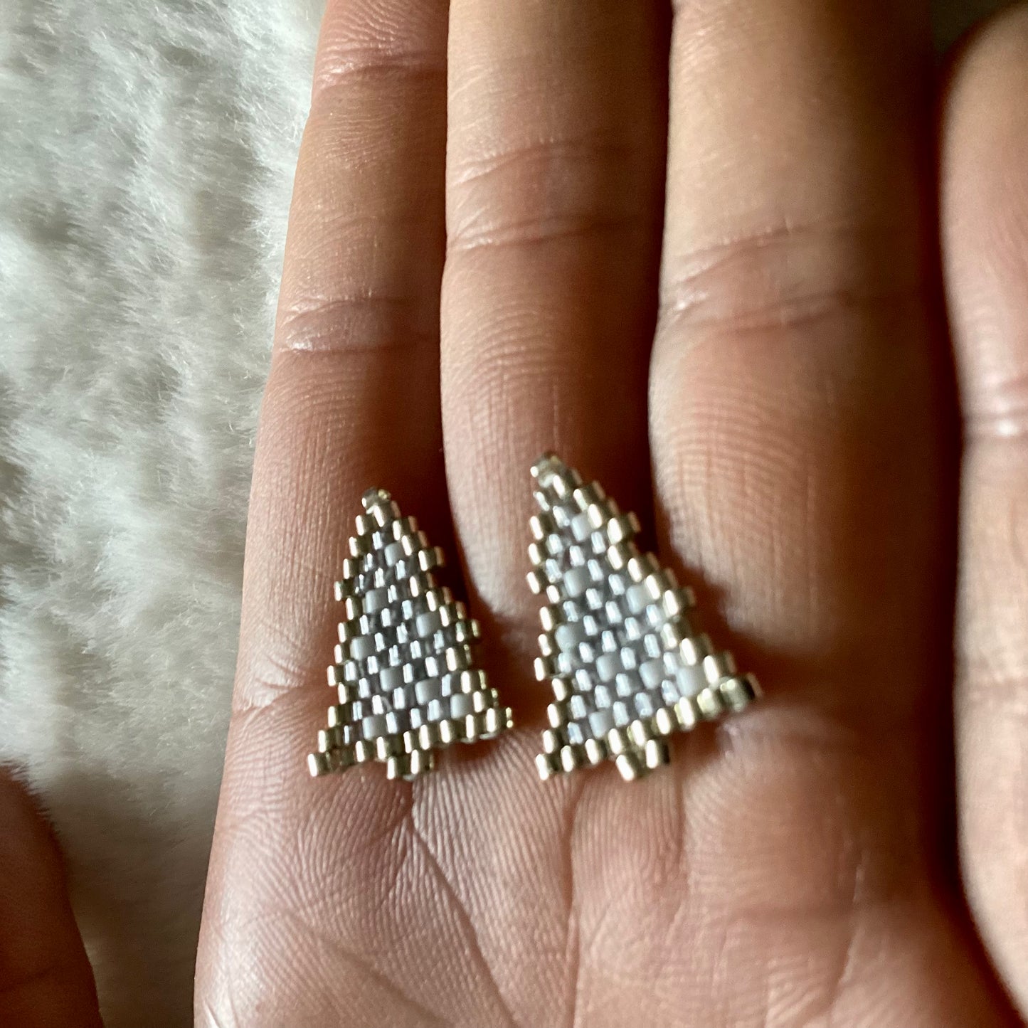 Tannenbaum-Motiv Perlenohrstecker für stilvolle Weihnachten