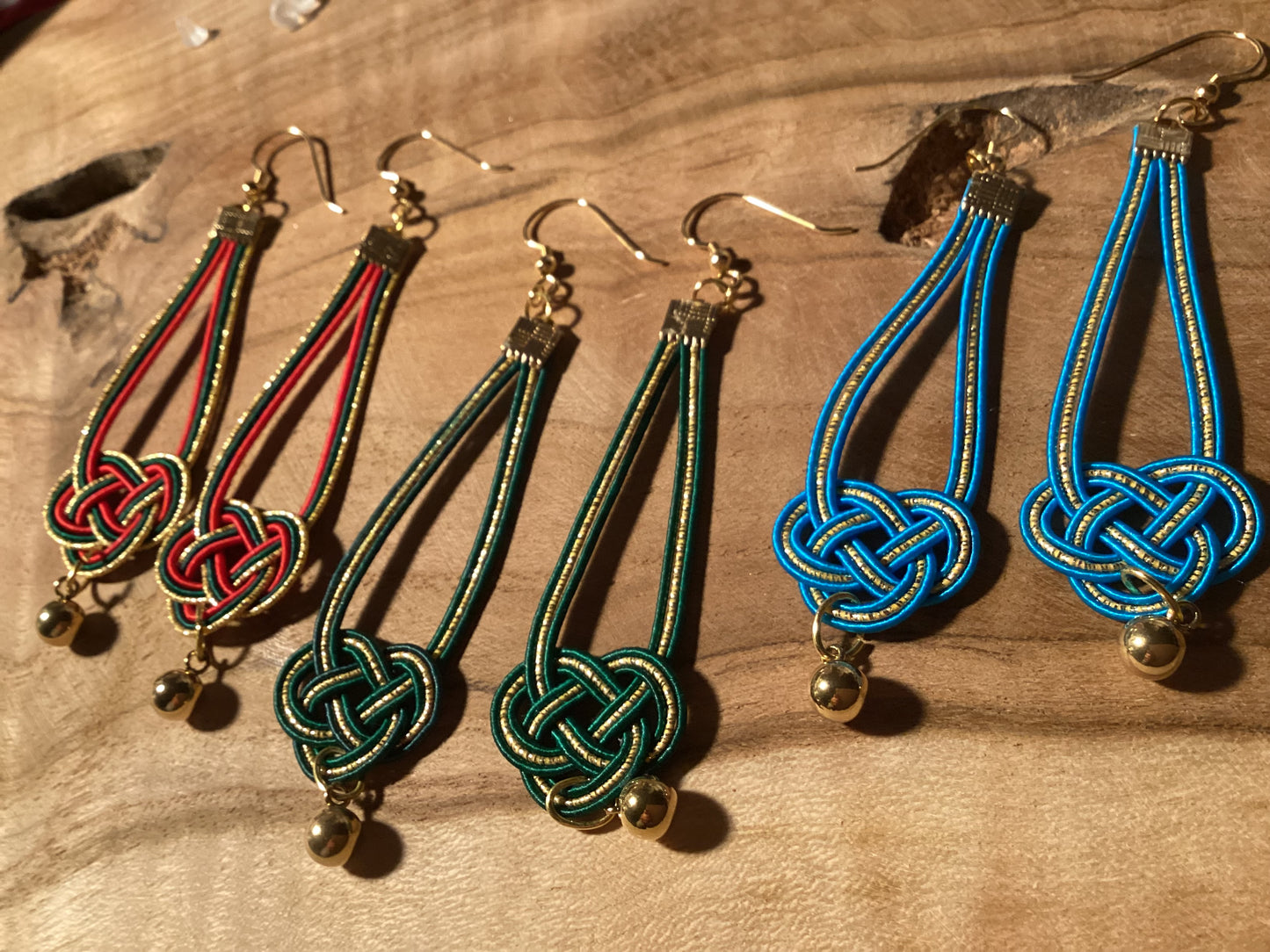 Mizuhiki Awaji Knot Earrings – Christmas Edition