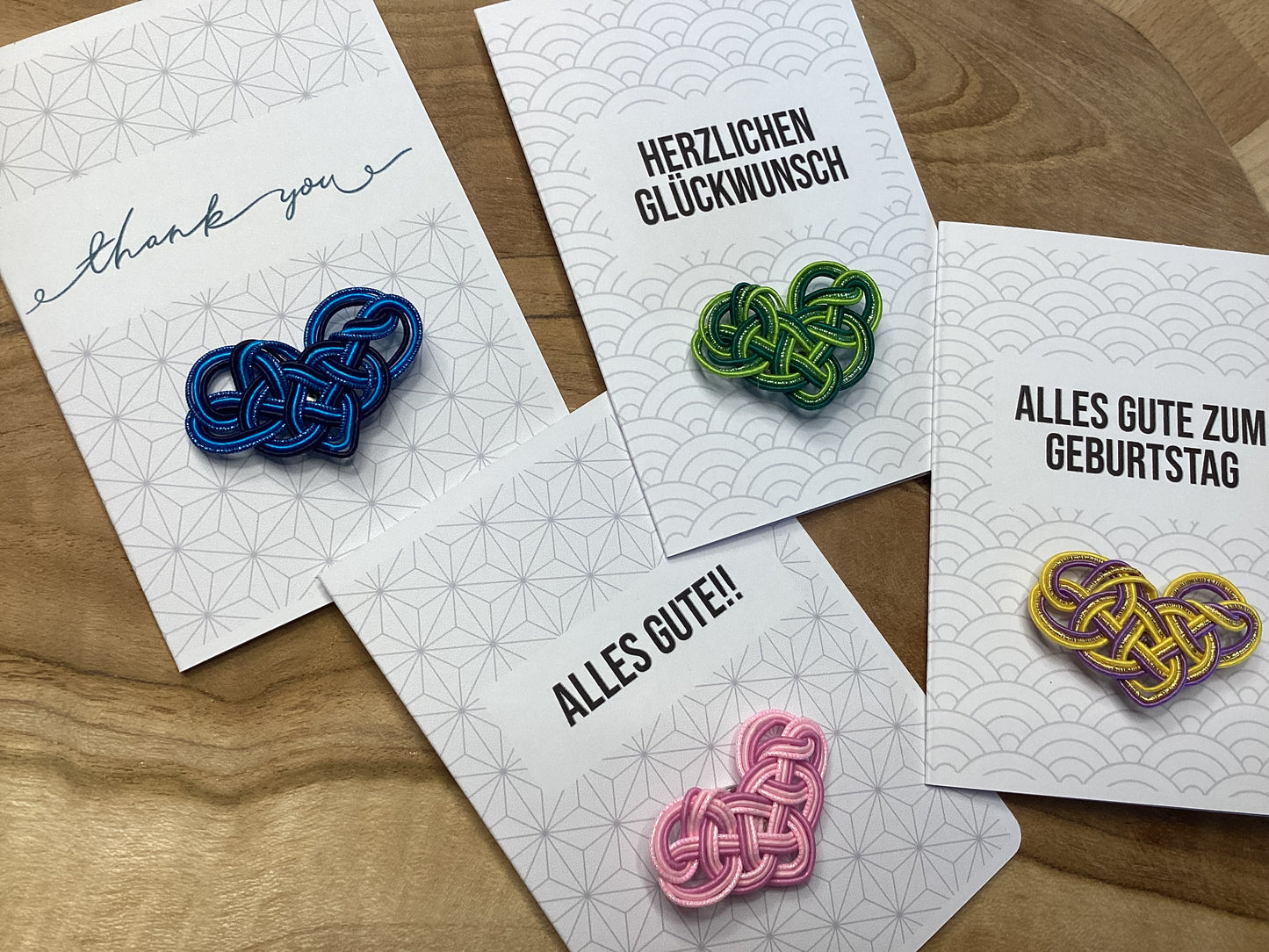 Herz-Motiv aus Mizuhiki – A6 Grußkarte mit Magnet