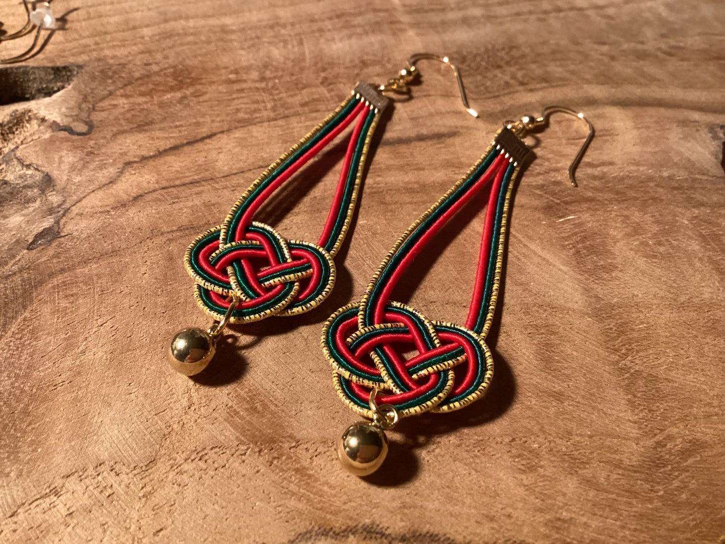 Mizuhiki Awaji Knot Earrings – Christmas Edition