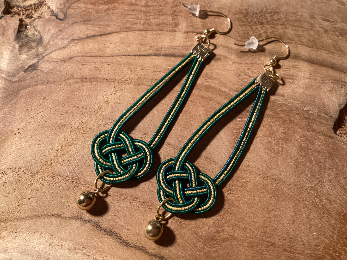 Mizuhiki Awaji Knot Earrings – Christmas Edition