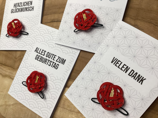 Rote Kamelie aus Mizuhiki – A6 Grußkarte mit Magnet