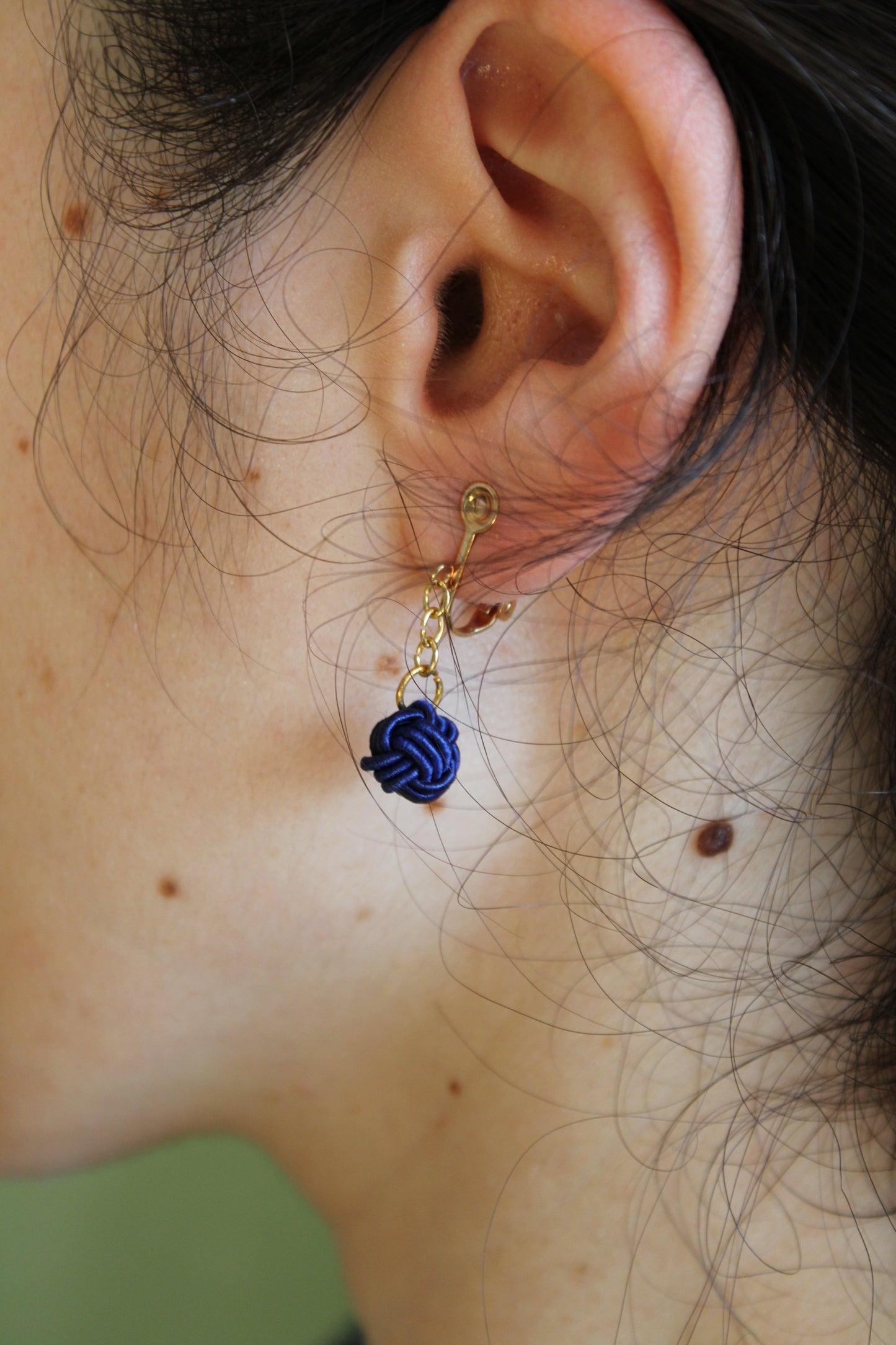 Mizuhiki TAMAMUSUBI earrings with gold clips 