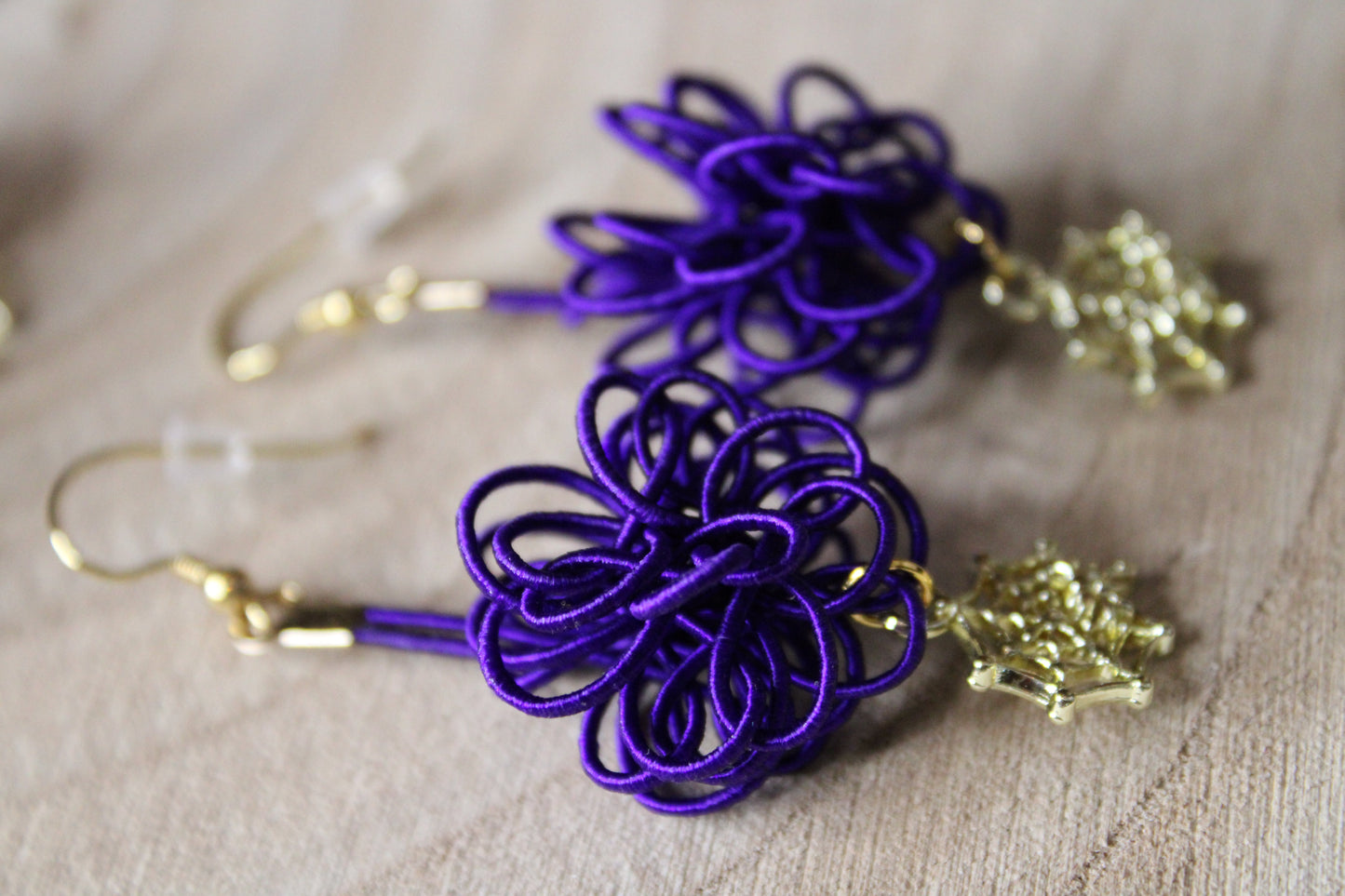 Halloween Mizuhiki Art Earrings – With Golden Spider Web, Halloween Edition