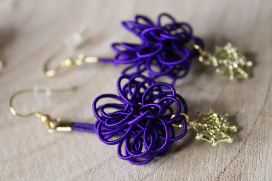 Halloween Mizuhiki Art Earrings – With Golden Spider Web, Halloween Edition