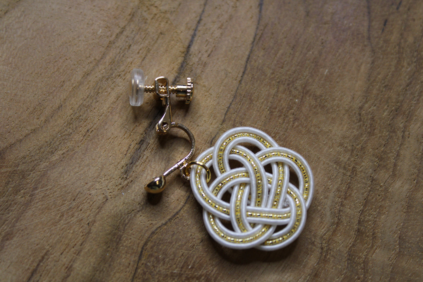 Orecchini a clip Mizuhiki Ume