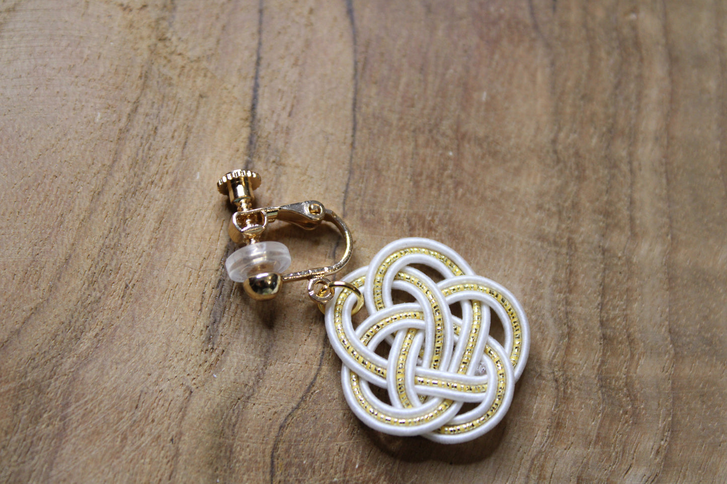 Orecchini a clip Mizuhiki Ume