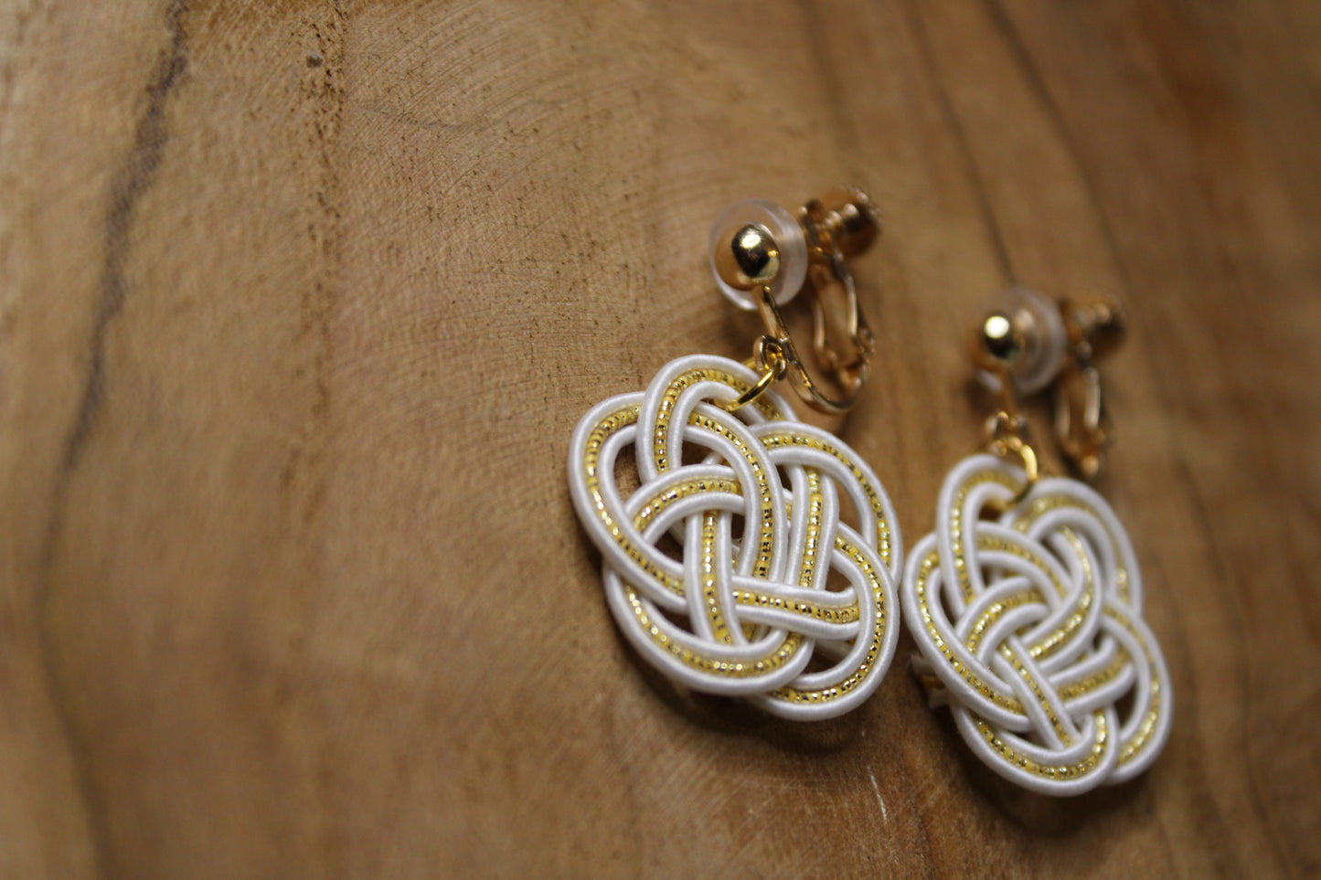 Orecchini a clip Mizuhiki Ume