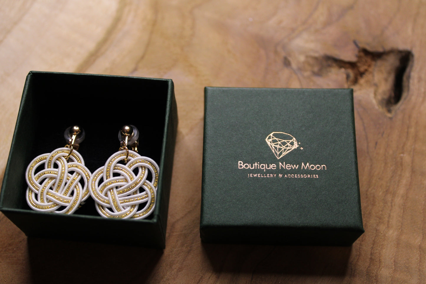 Orecchini a clip Mizuhiki Ume