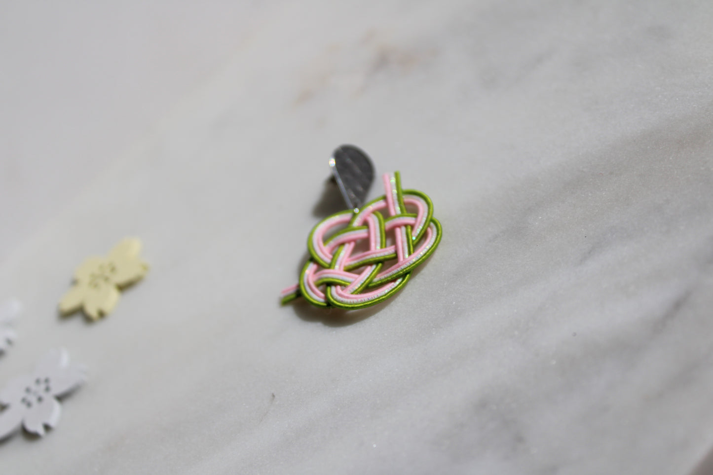 Orecchini Mizuhiki Camellia – Orecchini giapponesi con motivo Seigaiha | Collezione primavera