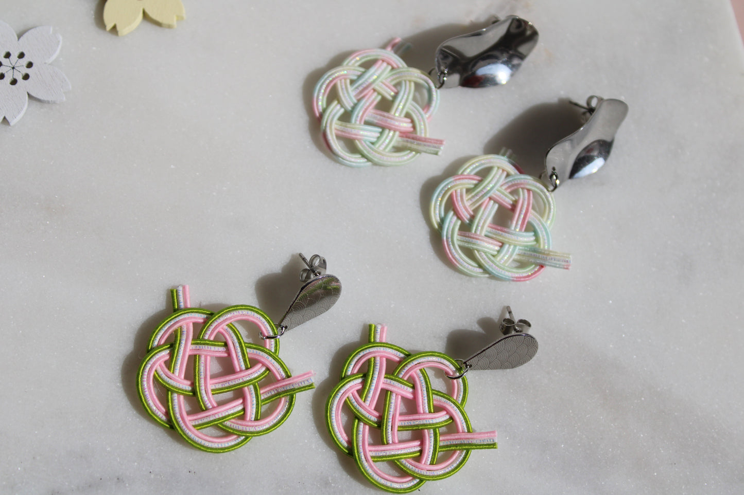 Orecchini Mizuhiki Camellia – Orecchini giapponesi con motivo Seigaiha | Collezione primavera