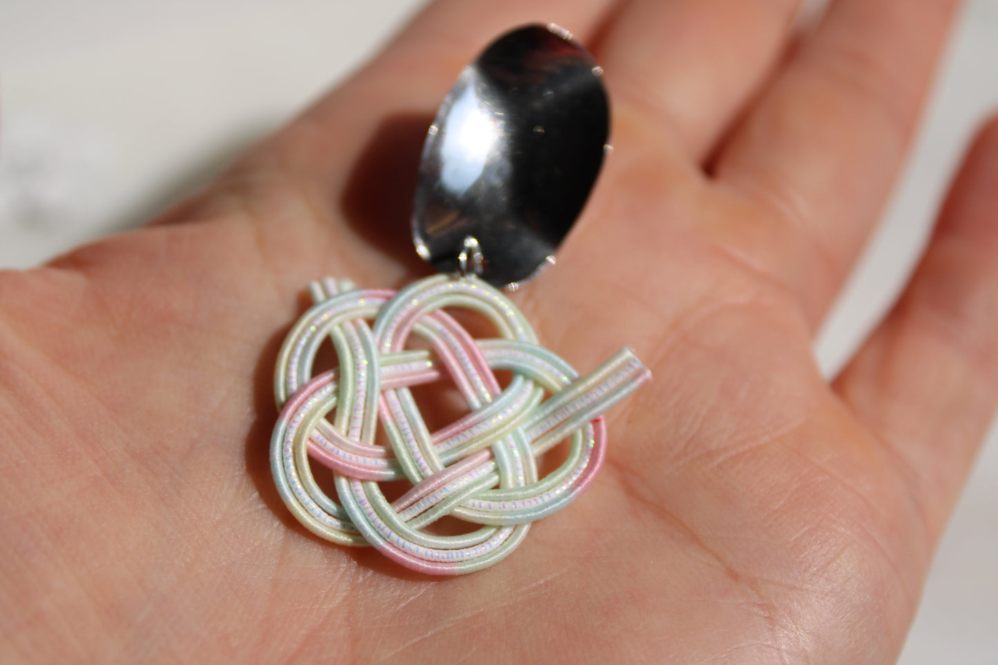 Orecchini Mizuhiki Camellia – Orecchini giapponesi con motivo Seigaiha | Collezione primavera