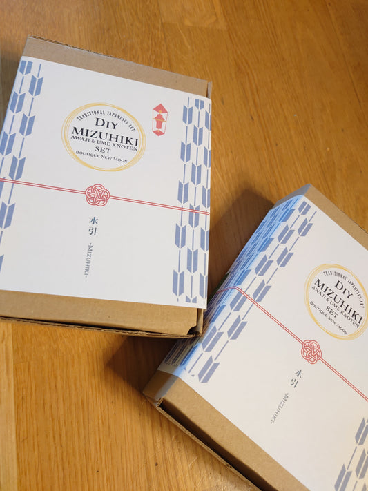 Set Mizuhiki fai da te: nodi Awaji e Ume