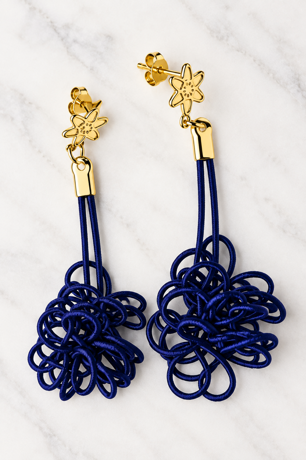 Mizuhiki Pom-pom earrings with gold studs